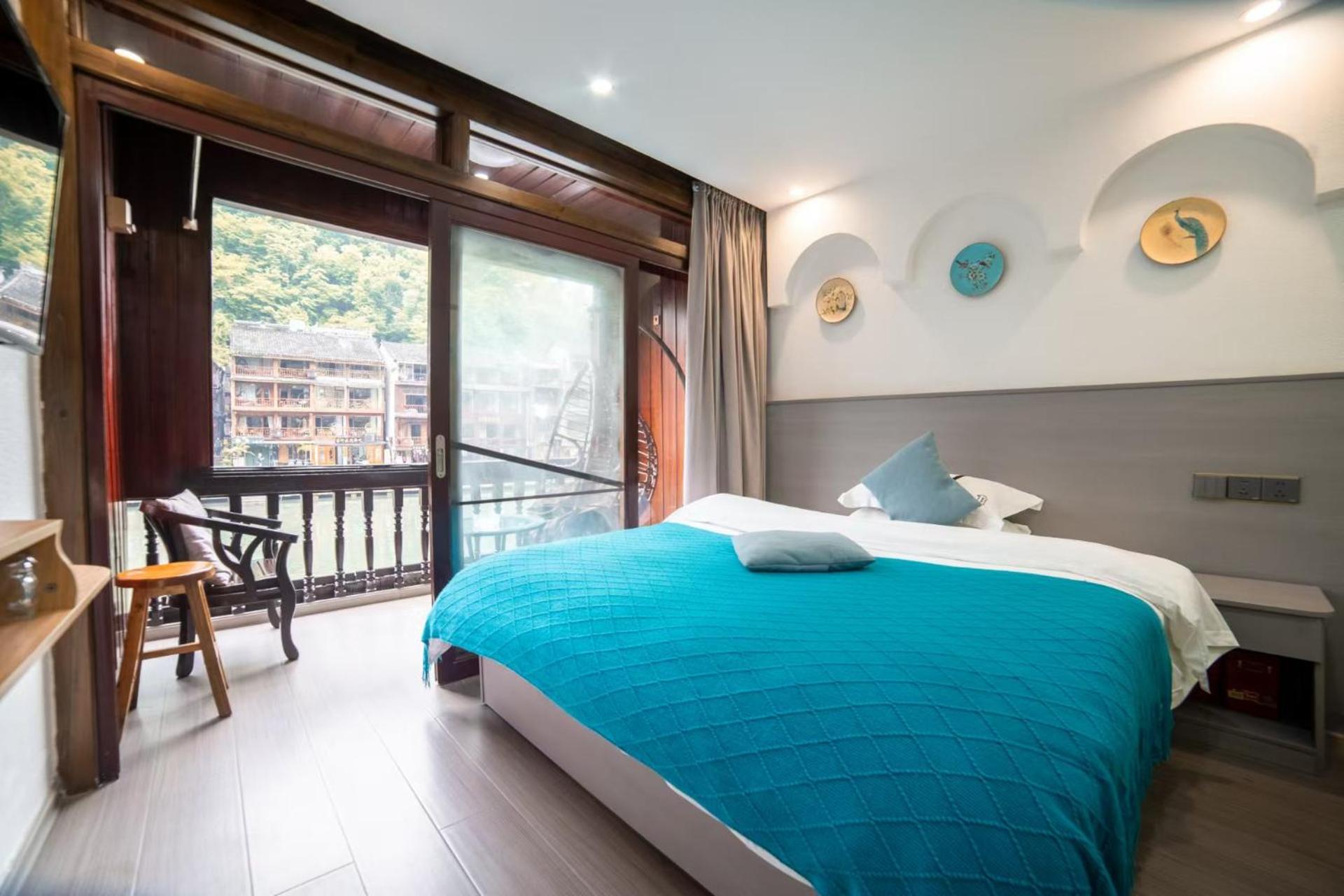 Fenghuang Ancient Town Lazy Cat Riverside Inn Экстерьер фото