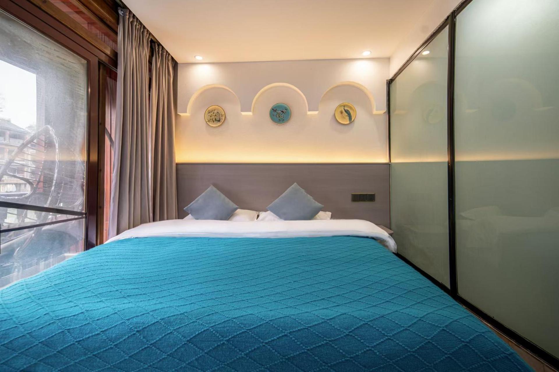 Fenghuang Ancient Town Lazy Cat Riverside Inn Экстерьер фото