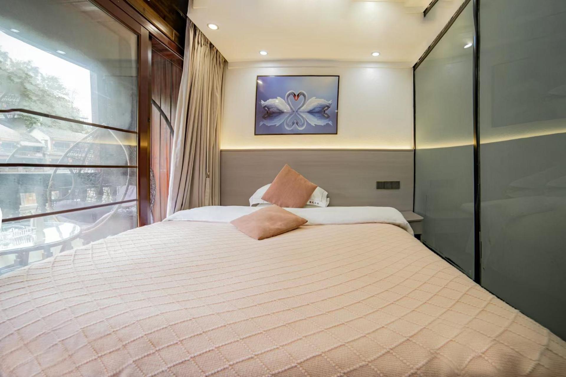 Fenghuang Ancient Town Lazy Cat Riverside Inn Экстерьер фото